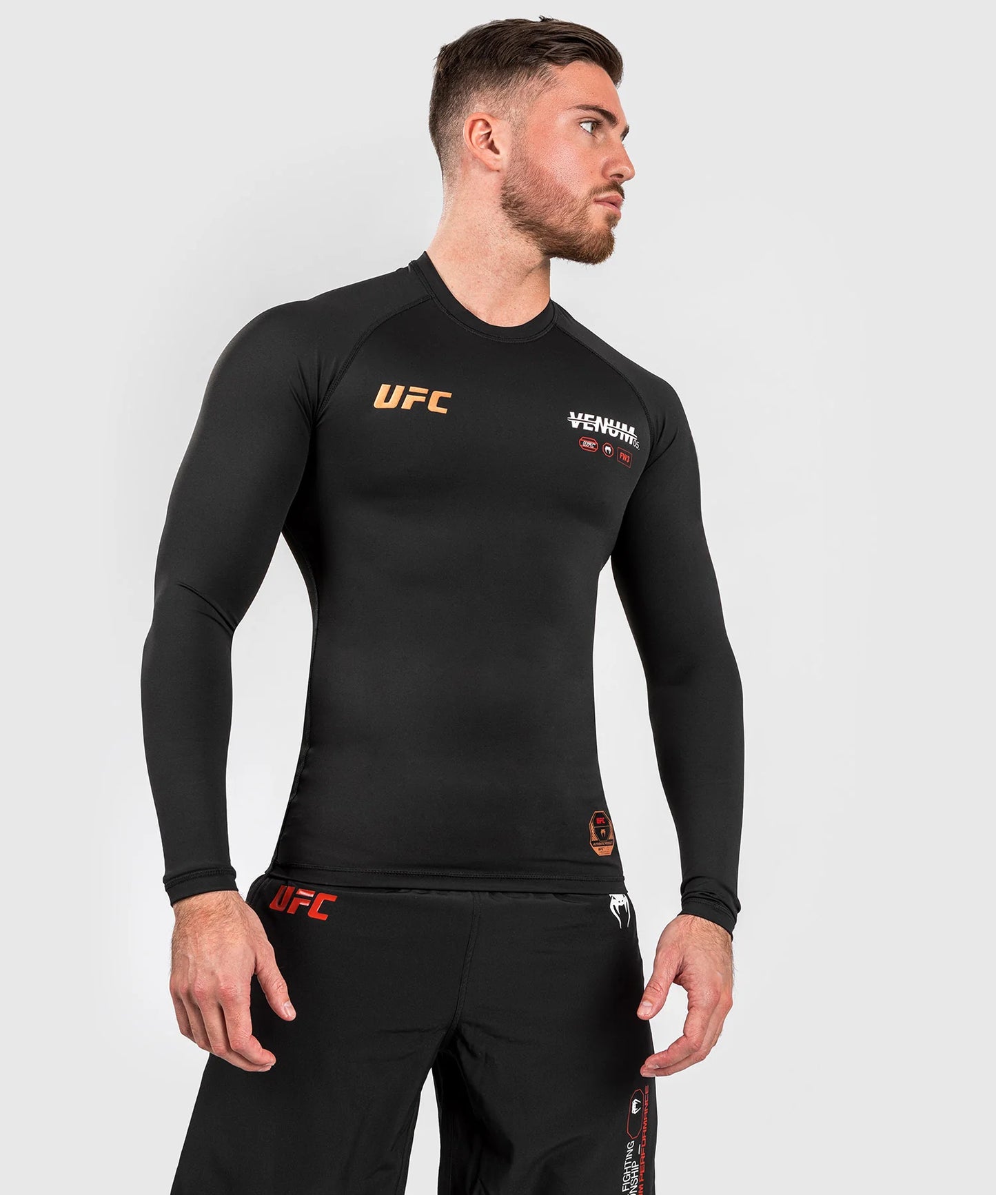 Rashguard Manga Larga UFC Adrenaline Fight Week Performance Black - L