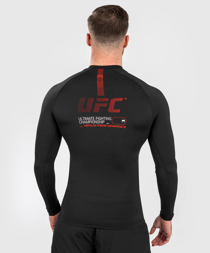 Rashguard Manga Larga UFC Adrenaline Fight Week Performance Black - L